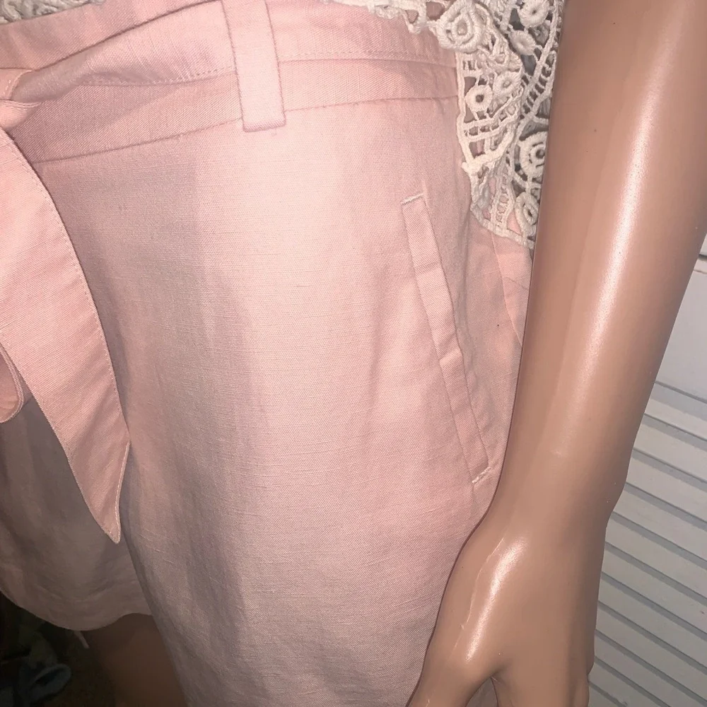 Loft Pink linen shorts with belt New with tags women’s size 6